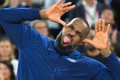0o71ik18 lebron james afp 625x300 11 August 24 ओलंपिक स्वर्ण जीतने के बाद 'विश्व चैंपियन' पोस्ट के लिए अमेरिकी बास्केटबॉल टीम को ट्रोल किया गया