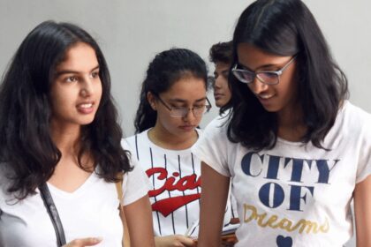 1723972360 photo कर्नाटक ने निजी कॉलेजों के लिए एमबीबीएस कोर्स की फीस 10% बढ़ाई