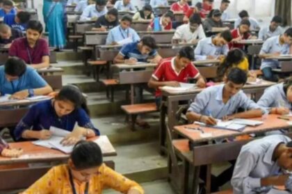 1724078516 photo महाराष्ट्र में कंप्यूटर और आईटी से संबंधित पाठ्यक्रमों जैसे एआई और डेटा साइंस के लिए 70% इंजीनियरिंग आवेदन, कॉलेजों में प्रवेश क्षमता बढ़ी