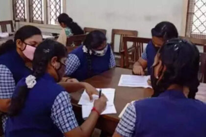 1724402056 photo महाराष्ट्र कक्षा 10, 12 पूरक परिणाम 2024 घोषित: 37% छात्र एसएससी परीक्षा पास करेंगे, 32% एचएससी परीक्षा पास करेंगे