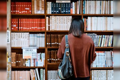 1724410544 photo चेंगलचूला में मेरा जीवन: एक स्कूल छोड़ने वाले छात्र द्वारा लिखी गई यह पुस्तक दो विश्वविद्यालयों के बी.ए. पाठ्यक्रम में शामिल है