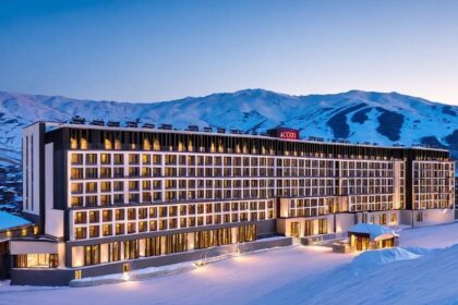 2a7cc0b8 1e3a 4396 a7b5 ae6b3496 विलासिता और रोमांच का संगम: एकॉर और 4ए कैपिटल ने आर्मेनिया की स्की राजधानी त्सागकाद्ज़ोर में नए मोवेनपिक रिसॉर्ट का अनावरण किया