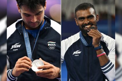 7hq4pk5 sreejesh and neeraj 625x300 12 August 24 पीआर श्रीजेश की जगह भारत के समापन समारोह के ध्वजवाहक बनने पर नीरज चोपड़ा ने क्या कहा?