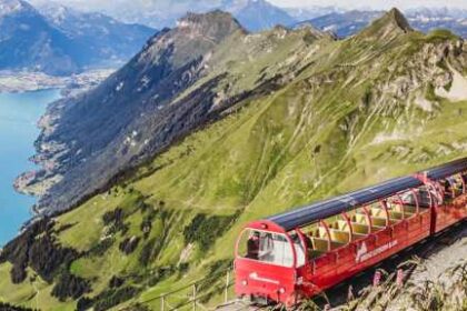 Brienz Rothorn Railway तूफान से हुए नुकसान के कारण प्रतिष्ठित ब्रिएन्ज़ रोथोर्न रेलवे बंद: यहां वह सब कुछ है जो आपको जानना चाहिए