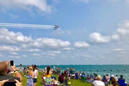 Lakeview from the Green 06cf0c7a d55d 4b0f b7b5 58c0d2122038 शिकागो एयर एंड वॉटर शो और 95वीं बड बिलिकेन परेड से घरेलू पर्यटन को बढ़ावा मिला: आपको क्या जानना चाहिए?