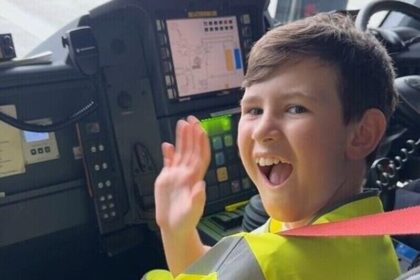 London Luton Airport 1 लंदन ल्यूटन हवाई अड्डा एक युवा विमानन उत्साही के लिए एक विशेष कैरियर अनुभव के साथ विमानन में रुचि जगाता है