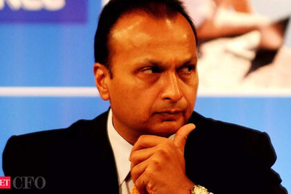 anil ambani reviewing sebi order to take appropriate steps statement अनिल अंबानी सेबी के आदेश की समीक्षा कर रहे हैं, उचित कदम उठाएंगे: बयान, ईटीसीएफओ