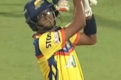 arulchl samit dravid 625x300 17 August 24 "जैसा बाप, वैसा बेटा": राहुल द्रविड़ के बेटे के छक्के की तुलना भारत के महान बल्लेबाजों से