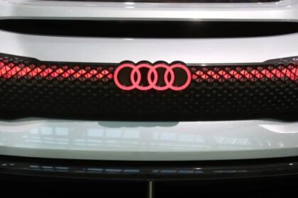 audi etron batteries main 1655364354624 ऑडी इंडिया 2033 से आईसीई वाहनों को बंद कर देगी, केवल ईवी पर ध्यान केंद्रित करेगी, शीर्ष अधिकारी ने कहा