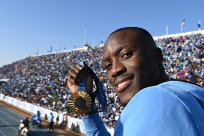 b267ui6o botswana 625x300 13 August 24 बोत्सवाना में पेरिस ओलंपिक 2024 का स्वर्ण पदक जीतने पर जश्न का माहौल - देखें