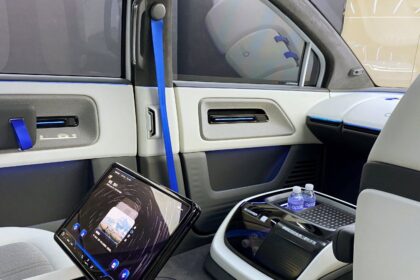 baidu robotaxi reuters 1658383526856 बायडू ने बिना स्टीयरिंग व्हील वाला स्वायत्त वाहन पेश किया, कहा- रोबोटैक्सी सेवा के लिए इस्तेमाल होगा