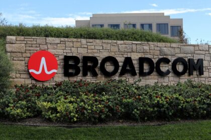 broadcom reuters 1562149502445 ब्रॉडकॉम VMware के अधिग्रहण के लिए बातचीत कर रहा है