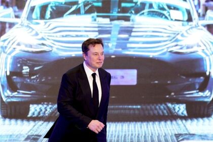 elon musk tesla reuters 1639982416980 टेस्ला के सीईओ एलन मस्क ने कहा कि वह इस साल 11 बिलियन डॉलर से अधिक कर का भुगतान करेंगे