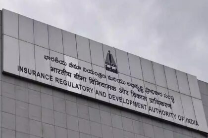 insurance for all irdai urges cos to strategize making insurance affordable आईआरडीएआई ने कंपनियों से बीमा को किफायती बनाने की रणनीति बनाने का आग्रह किया, ईटी हेल्थवर्ल्ड