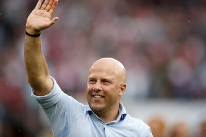 jb5h9j8 arne slot afp 625x300 21 May 24 लिवरपूल मैनेजर के रूप में मैनचेस्टर यूनाइटेड के पहले टेस्ट का सामना करने के लिए तैयार हैं आर्ने स्लॉट