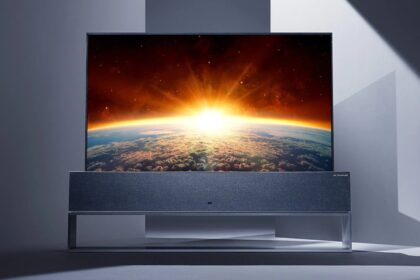 lg rollable oled lg 1653552404045 एलजी ओएलईडी टीवी लाइनअप अपडेटेड प्रोसेसर के साथ रिफ्रेश, रोलेबल ओएलईडी टीवी भारत में लॉन्च