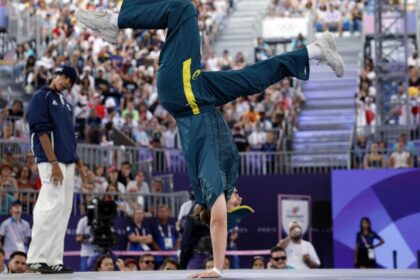 loekarco breakdancer afp 625x300 13 August 24 ऑस्ट्रेलियाई ब्रेकडांसर "रेगन" इंटरनेट सनसनी बन गई, जिमी फॉलन ने उसका मजाक उड़ाया