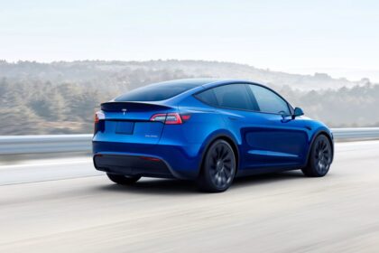 model y tesla 1689831893105 टेस्ला का दूसरी तिमाही का लाभ 20 प्रतिशत बढ़ा, क्योंकि कीमतों में कटौती से कार बिक्री रिकॉर्ड स्तर पर पहुंची