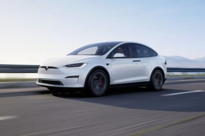 modelx tesla 1688354727193 टेस्ला ने कीमतों में कटौती के कारण दूसरी तिमाही में रिकॉर्ड 466,140 वाहनों की डिलीवरी की, क्योंकि ईवी निर्माता ने अनुमान से अधिक उत्पादन किया