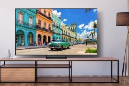 samsung oled tv 1685616402144 पैनटोन सर्टिफाइड डिस्प्ले और डॉल्बी एटमॉस के साथ सैमसंग OLED टीवी सीरीज भारत में लॉन्च: सभी जानकारी