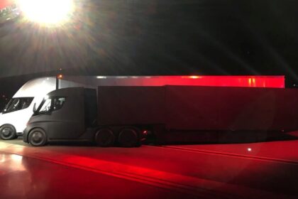 tesla semi truck reuters 1665213608217 टेस्ला ने इलेक्ट्रिक सेमी ट्रकों का उत्पादन शुरू किया, पेप्सिको ने पुष्टि की कि पहली डिलीवरी दिसंबर में शुरू होगी