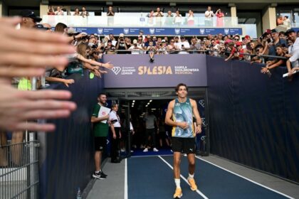 u7umn468 armand duplantis afp 625x300 26 August 24 पेरिस ओलंपिक के स्वर्ण पदक विजेता आर्मंड डुप्लांटिस ने पॉल वॉल्ट में एक और विश्व रिकॉर्ड तोड़ा। देखें