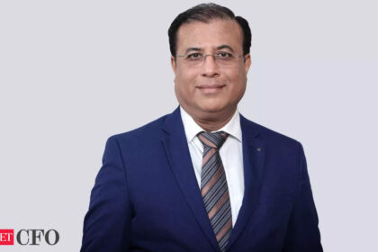 waaree renewable targets rs 2600 crore revenue for fy25 driven by supportive govt policies and corpo वारी रिन्यूएबल ने वित्त वर्ष 2025 के लिए 2,600 करोड़ रुपये के राजस्व का लक्ष्य रखा है, जो सहायक सरकारी नीतियों और कॉर्पोरेट ऊर्जा बदलावों से प्रेरित है, सीएफओ, ईटीसीएफओ ने कहा