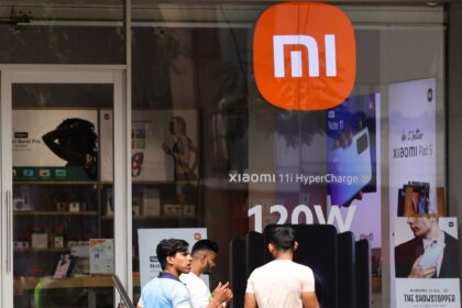 xiaomi india ed assests seized reuters 1664774418084 श्याओमी इंडिया के मुख्य व्यवसाय अधिकारी रघु रेड्डी ने नियामकीय जांच और प्रतिस्पर्धा बढ़ने के बीच इस्तीफा दिया