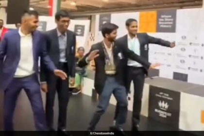 0r9t52ag chess dance 625x300 24 September 24 शतरंज ओलंपियाड जीत के बाद भारत के 'तुनुक तुनुक' नृत्य पर आनंद महिंद्रा की 'पंजाबी' प्रतिक्रिया