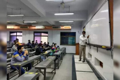 1727063725 photo शिकायतों में वृद्धि के बीच राष्ट्रीय उपभोक्ता हेल्पलाइन ने कोचिंग सेंटर के छात्रों के लिए 1 करोड़ रुपये का रिफंड सुनिश्चित किया