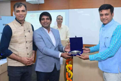 1727132388 photo आईआईएम विजाग और सिडबी ने 18 महीने का उद्यमिता कार्यक्रम शुरू किया