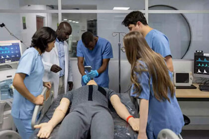 1727234626 photo विशेषज्ञों ने एनएमसी के सीबीएमई दिशा-निर्देशों में पुनः संशोधन का आग्रह किया