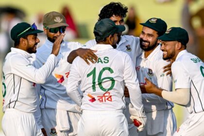 1dbhbge8 team bangladesh afp 625x300 02 September 24 पाकिस्तान बनाम बांग्लादेश दूसरा टेस्ट दिन 4, लाइव अपडेट: पाकिस्तान ने तीसरा विकेट खोया, बांग्लादेश शीर्ष पर