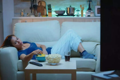 20cr indians lead inactive lives urban girls worst hit says study 20 करोड़ भारतीय 'निष्क्रिय' जीवन जी रहे हैं, शहरी लड़कियां सबसे ज्यादा प्रभावित हैं, अध्ययन, ET HealthWorld