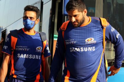 4kajkiao dhawal kulkarni and saurabh tiwary 625x300 24 September 24 "घरेलू क्रिकेट आईपीएल से ज़्यादा महत्वपूर्ण है": पूर्व मुंबई इंडियंस स्टार धवल कुलकर्णी