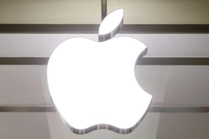 Apple cover 1597323945605 एप्पल का शेयर बाज़ार मूल्य 2 ट्रिलियन डॉलर से ऊपर पहुंचा