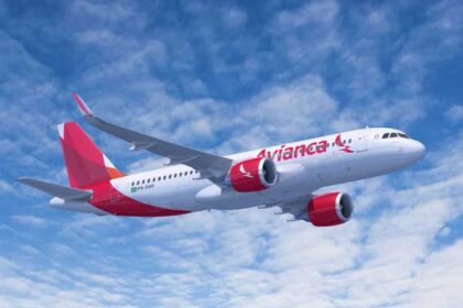 Avianca A320 Flying airlines airplane plane flights एवियनका ने इस अक्टूबर से मेडेलिन से सैन साल्वाडोर तक नई दैनिक सेवा के साथ लैटिन अमेरिकी नेटवर्क का विस्तार किया