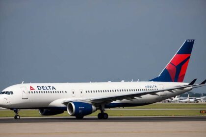 Delta Airlines 1 डेल्टा एयर लाइन्स ने सिनसिनाटी और डेनवर के बीच उड़ानों की संख्या कम कर दी
