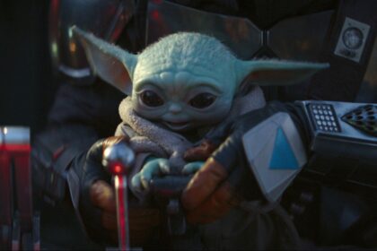 baby yoda 2 1585919115761 डिज़नी+ हॉटस्टार ने 5.1 सराउंड साउंड लॉन्च किया, जिसकी शुरुआत द मैंडलोरियन से हुई