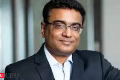 bajaj electricals targets rs 300 crore export revenue and doubling of in house manufacturing by fy27 बजाज इलेक्ट्रिकल्स ने वित्त वर्ष 27 तक 300 करोड़ रुपये के निर्यात राजस्व और घरेलू विनिर्माण को दोगुना करने का लक्ष्य रखा है: सीएफओ ईसी प्रसाद, ईटीसीएफओ