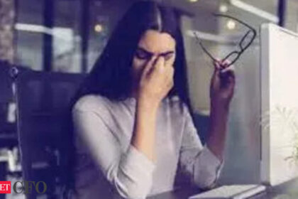 ca death at ey icai forms group for work life balance president agarwal urges organizations to prior आईसीएआई ने कार्य-जीवन संतुलन के लिए समूह बनाया; अध्यक्ष अग्रवाल ने संगठनों से कर्मचारी कल्याण, ईटीसीएफओ को प्राथमिकता देने का आग्रह किया