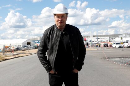 elon musk berlin reuters 1633935478039 एलन मस्क का कहना है कि पहली बर्लिन टेस्ला कारें नवंबर की शुरुआत में आ सकती हैं