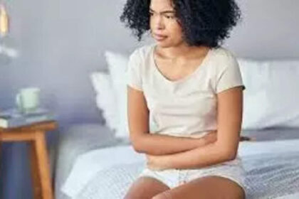 endometriosis pain leads to missed school and work in two thirds of women with condition new study f एंडोमेट्रियोसिस दर्द के कारण दो तिहाई महिलाएं स्कूल और काम से दूर रहती हैं, नए अध्ययन में पाया गया, ईटी हेल्थवर्ल्ड