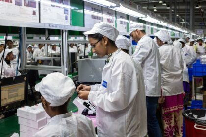 foxconn sri city 2 bloomberg full 1567151072609 कैबिनेट ने इलेक्ट्रॉनिक्स विनिर्माण को बढ़ावा देने के लिए 48,000 करोड़ रुपये की योजना को मंजूरी दी