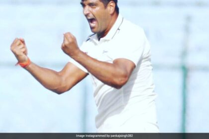 gkqo7uoo pankaj singh 625x300 10 July 21 युवराज सिंह ने उन्हें 'सर्वश्रेष्ठ घरेलू क्रिकेट गेंदबाज़' कहा। पूर्व भारतीय स्टार, जिन्हें 2 टेस्ट के बाद नज़रअंदाज़ कर दिया गया था, अब यह कह रहे हैं