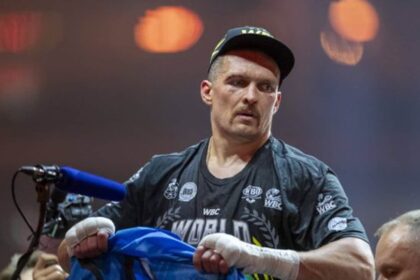 hh9tpk5g oleksandr usyk 625x300 18 September 24 यूक्रेनी चैंपियन मुक्केबाज ओलेक्सांद्र उस्यक को पोलिश हवाई अड्डे पर हथकड़ी लगाई गई