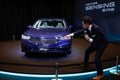 honda legend reuters 1614860702526 होंडा कारों पर अमेरिका में अप्रत्याशित स्वचालित ब्रेकिंग को लेकर जांच का सामना करना पड़ रहा है