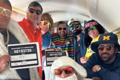 hvim2b5o sds 625x300 16 September 24 एमएस धोनी दोस्तों के साथ छुट्टियों के दौरान मिशिगन में एनएफएल गेम में देखे गए - देखें