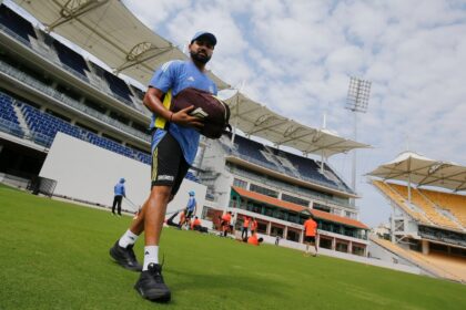 mf91egvo rohit sharma 625x300 17 September 24 भारत बनाम बांग्लादेश पहले टेस्ट मैच की पिच पर क्यूरेटर की बड़ी चेतावनी, "इससे पिच बिखर सकती है"