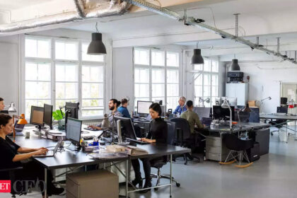 mid size companies centre on india to set up gccs मध्यम आकार की कंपनियां जीसीसी स्थापित करने के लिए भारत पर केन्द्रित, सीएफओ समाचार, ईटीसीएफओ